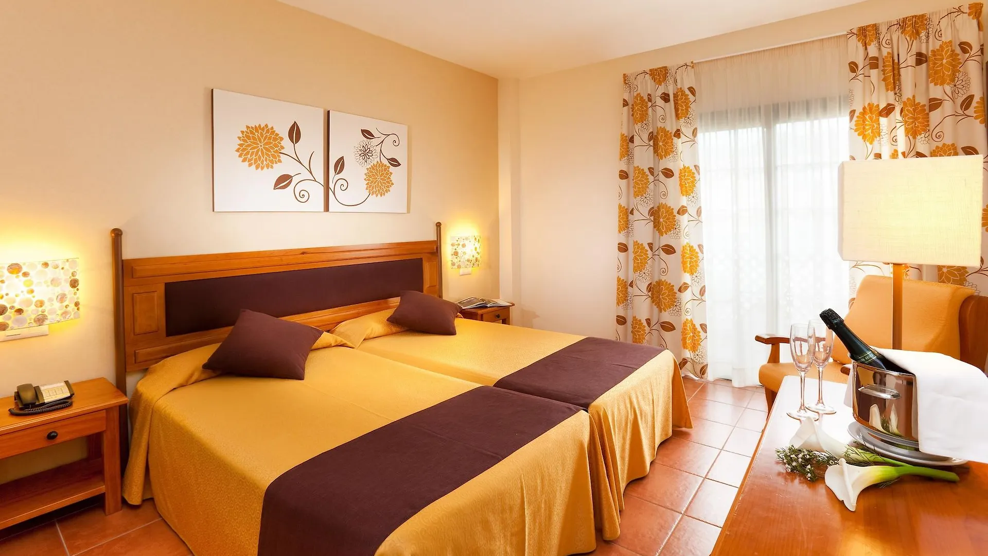 Hotel Gf Isabel Costa Adeje  4*, Costa Adeje (Tenerife) Hiszpania